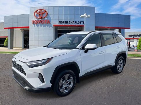 Used 2025 Toyota RAV4 XLE w/ Convenience Package FWD image 5