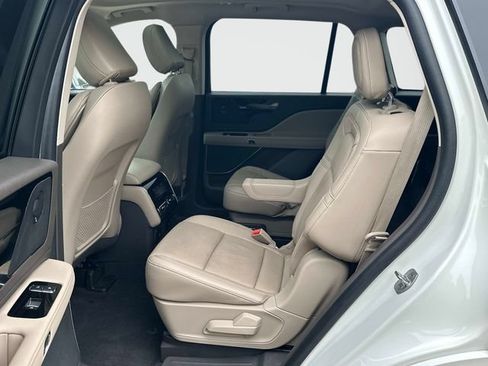 Used 2023 Lincoln Aviator Grand Touring w/ Elements Package Plus AWD/4WD image 17