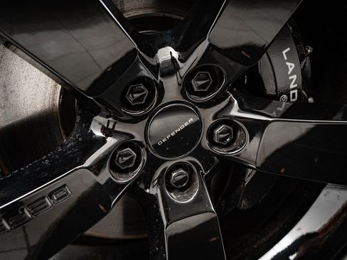 New 2026 Land Rover Defender 130 V8 image 7