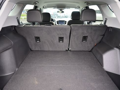 Used 2023 GMC Terrain SLE w/ Driver Convenience Package image 13