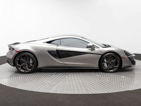 Used 2017 McLaren 570S Coupe RWD image 40