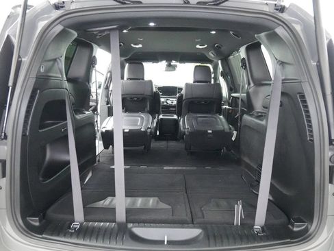 Used 2025 Chrysler Pacifica Select FWD image 28