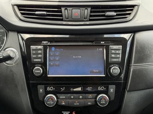 Used 2017 Nissan Rogue SL w/ SL Premium Package AWD/4WD image 24