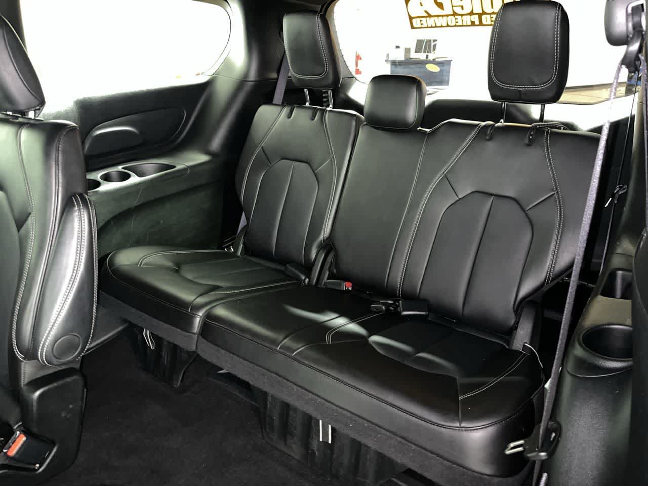 Used 2025 Chrysler Pacifica Select FWD image 25
