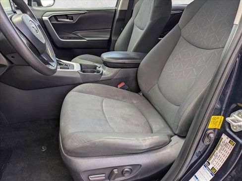 Used 2021 Toyota RAV4 XLE image 15