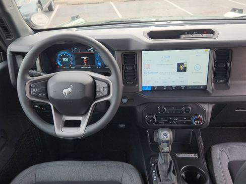 New 2025 Ford Bronco Base image 25