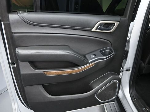 Used 2018 GMC Yukon XL Denali w/ Denali Ultimate Package AWD/4WD image 17