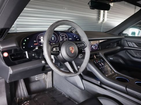 Used 2024 Porsche Taycan 4S image 4