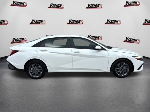 New 2025 Hyundai Elantra Blue image 4