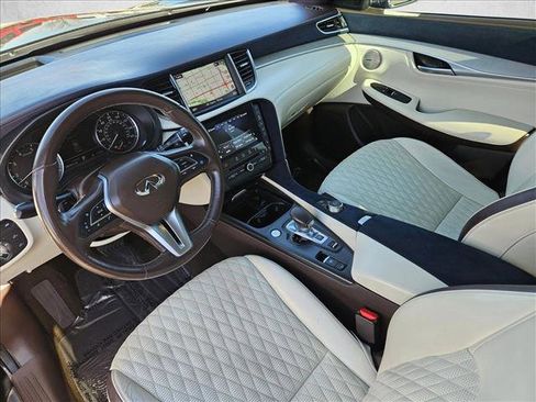 Used 2019 INFINITI QX50 Essential w/ Sensory Package FWD image 12