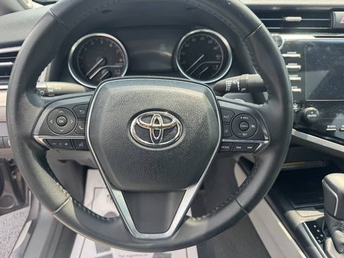 Used 2018 Toyota Camry XLE w/ Audio Package FWD image 9