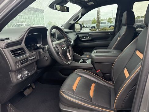 Used 2023 GMC Yukon AT4 w/ Technology Package image 3
