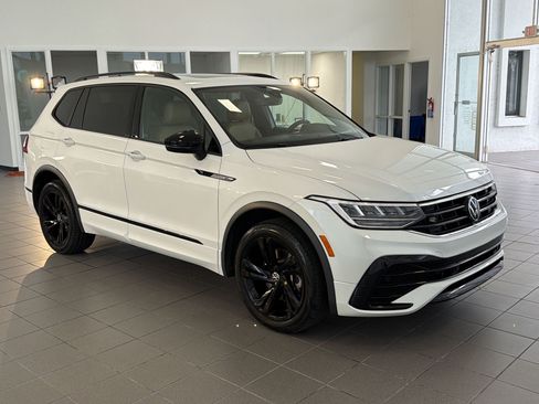Used 2024 Volkswagen Tiguan SE R-Line FWD image 7