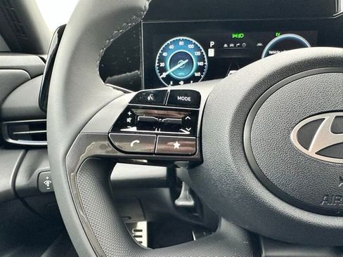 New 2025 Hyundai Elantra SEL FWD image 13