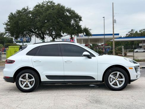 Used 2018 Porsche Macan AWD/4WD image 6