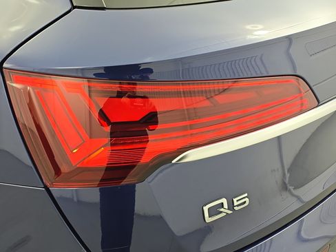 Used 2023 Audi Q5 2.0T Premium w/ Convenience Package image 34