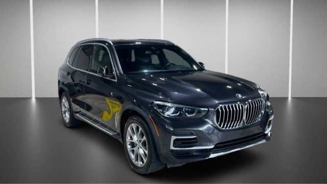Used 2023 BMW X5 xDrive40i AWD/4WD image 2