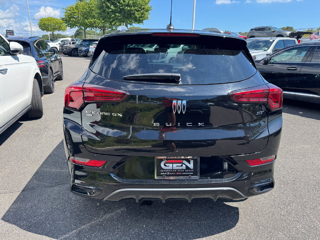 Used 2024 Buick Encore GX Sport Touring AWD/4WD image 5