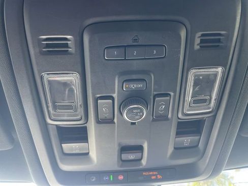 Used 2021 Chevrolet Suburban RST w/ Luxury Package image 35