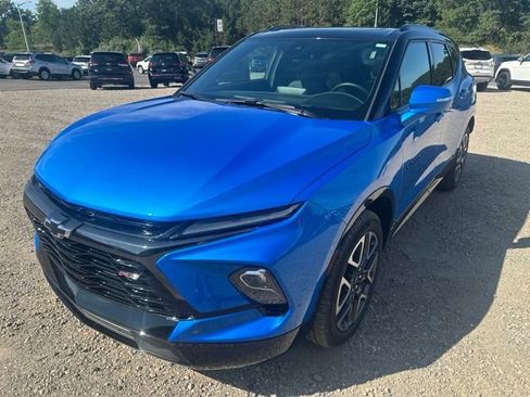 Used 2024 Chevrolet Blazer RS w/ Driver Confidence II Package AWD/4WD image 2