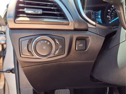 Used 2019 Ford Fusion SEL FWD image 25