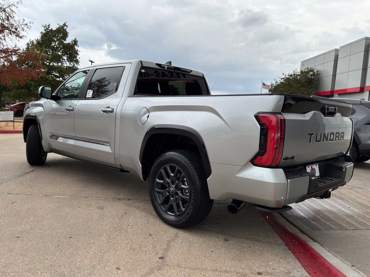 Used 2026 Toyota Tundra Platinum AWD/4WD image 8