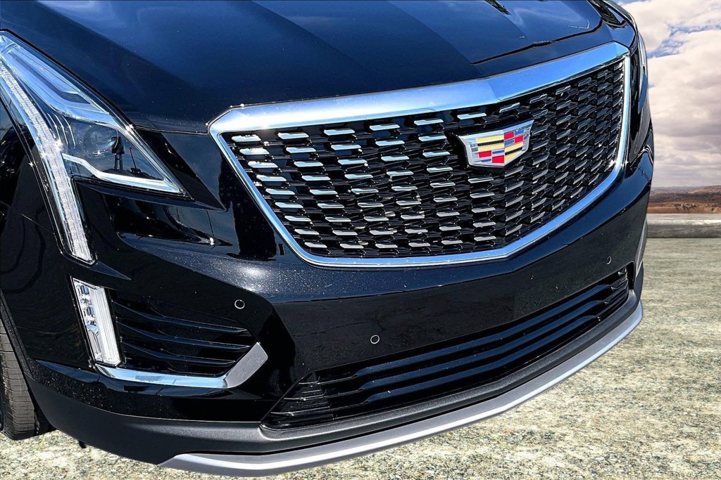 Certified 2025 Cadillac XT5 Premium Luxury FWD image 33