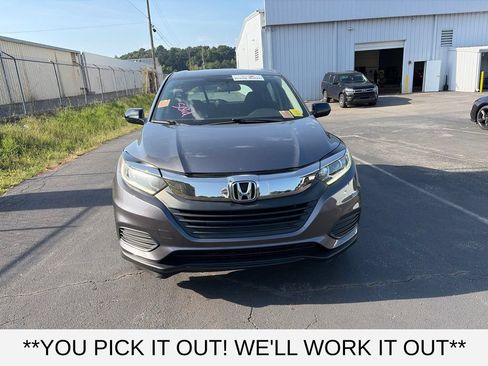 Used 2019 Honda HR-V LX image 2