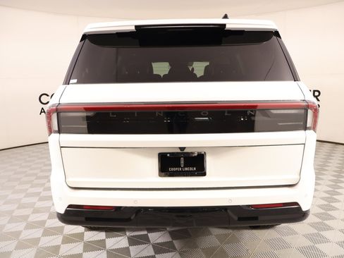 New 2026 Lincoln Navigator Black Label AWD/4WD image 24