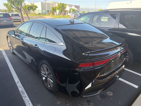 Used 2021 Toyota Mirai w/ Advanced Technology Package RWD image 4