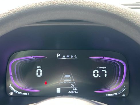 Used 2025 Kia Soul LX w/ LX Technology Package FWD image 35