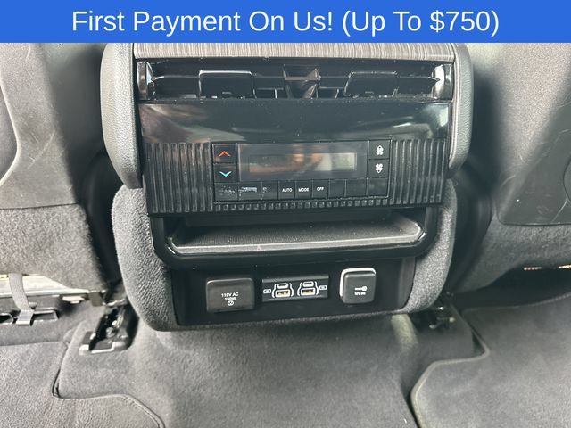 Used 2024 Jeep Wagoneer Series II w/ Flexible Seating Group AWD/4WD image 24