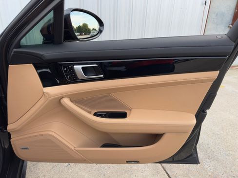 Used 2021 Porsche Panamera 4S image 47