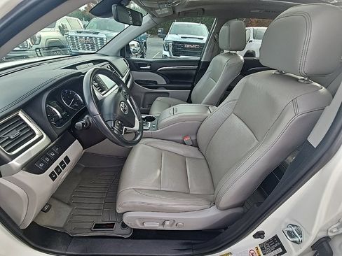 Used 2019 Toyota Highlander Limited Platinum image 13