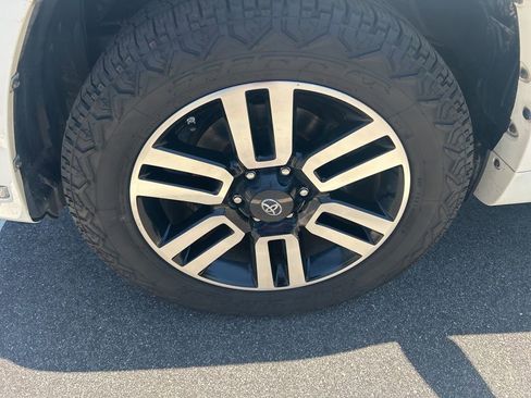 Used 2017 Toyota 4Runner Limited RWD image 10