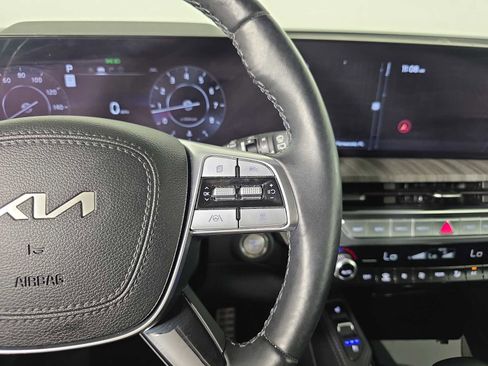 Used 2024 Kia Telluride SX w/ Towing Package image 42