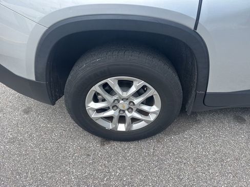 Used 2020 Chevrolet Traverse LS image 9