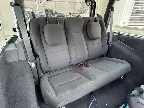 Used 2022 Jeep Wrangler Sport AWD/4WD image 13