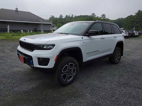 New 2024 Jeep Grand Cherokee Trailhawk w/ Advanced Protech Group II image 4