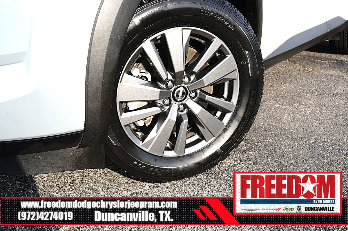 Used 2024 Nissan Pathfinder SV FWD image 9