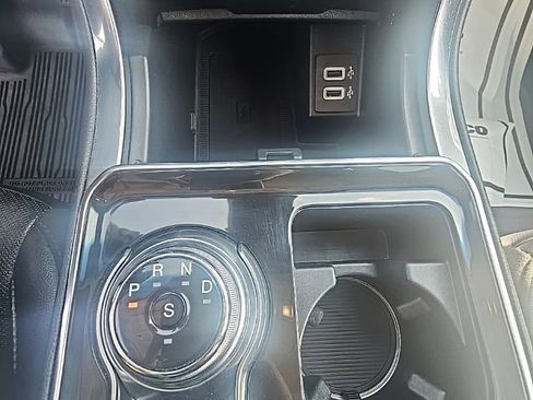 Used 2019 Ford Edge Titanium w/ Equipment Group 301A AWD/4WD image 29