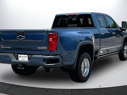 Used 2024 Chevrolet Silverado 3500 High Country w/ High Country Premium Package AWD/4WD image 9