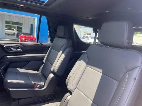 Used 2024 Chevrolet Tahoe Z71 w/ Luxury Package AWD/4WD image 31