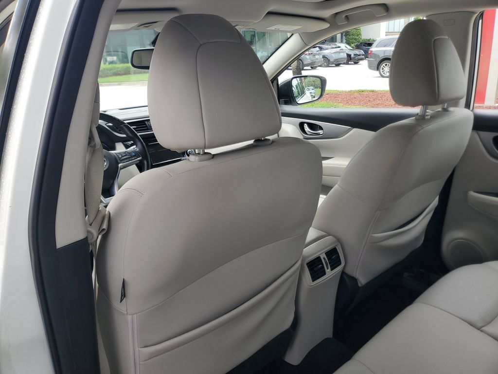 Certified 2020 Nissan Rogue Sport SL w/ Premium Package FWD image 11