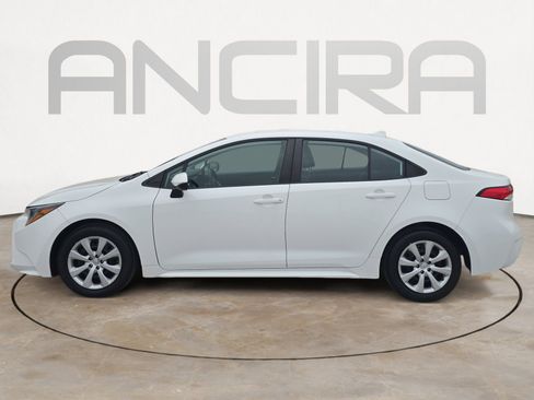 Used 2024 Toyota Corolla LE image 7