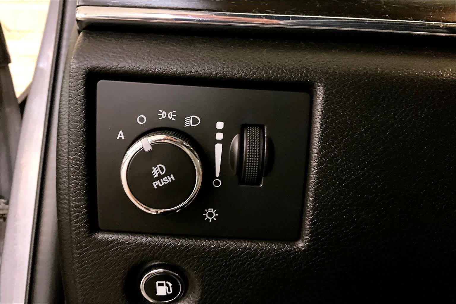 Used 2017 Jeep Grand Cherokee Limited RWD image 29
