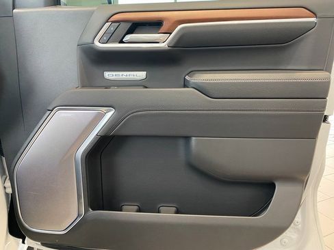 Used 2023 GMC Sierra 1500 Denali w/ Denali Reserve Package image 11