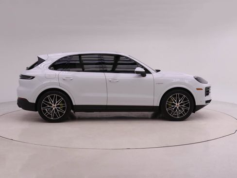 Used 2025 Porsche Cayenne S image 10