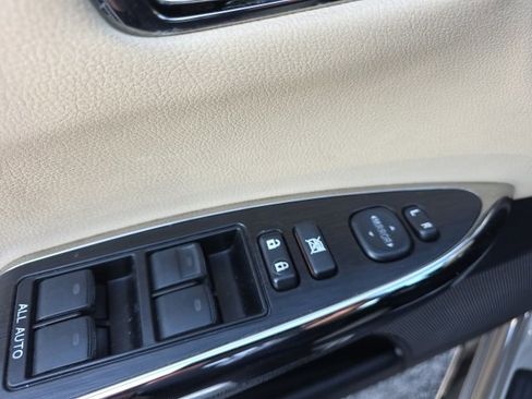 Used 2013 Toyota Avalon XLE image 13