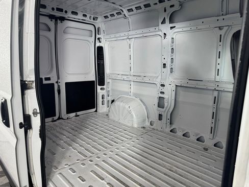 Used 2024 RAM ProMaster 2500 w/ Convenience Group FWD image 23
